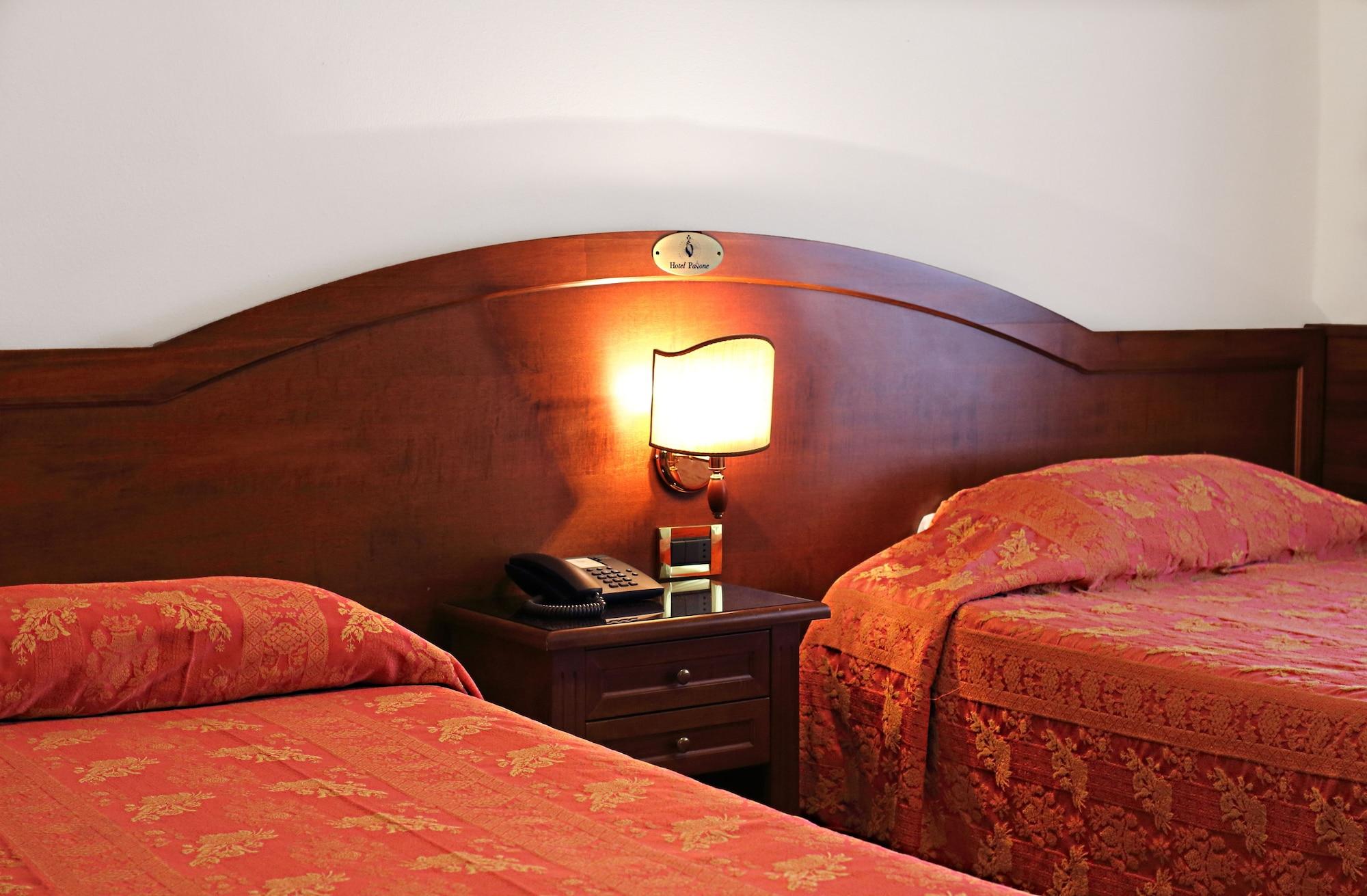 Hotel Pavone Milano Esterno foto