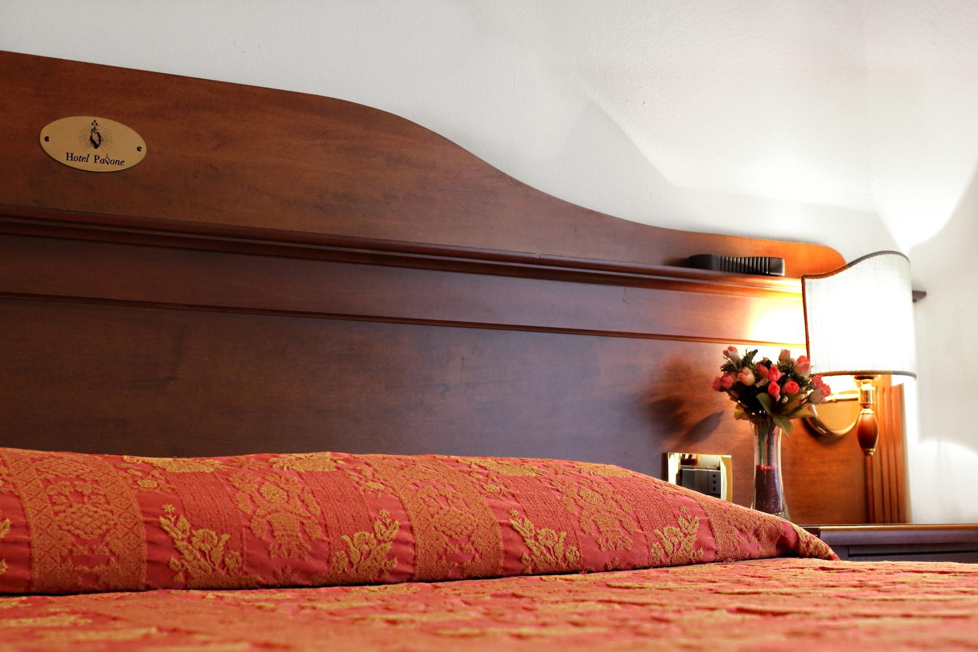 Hotel Pavone Milano Esterno foto