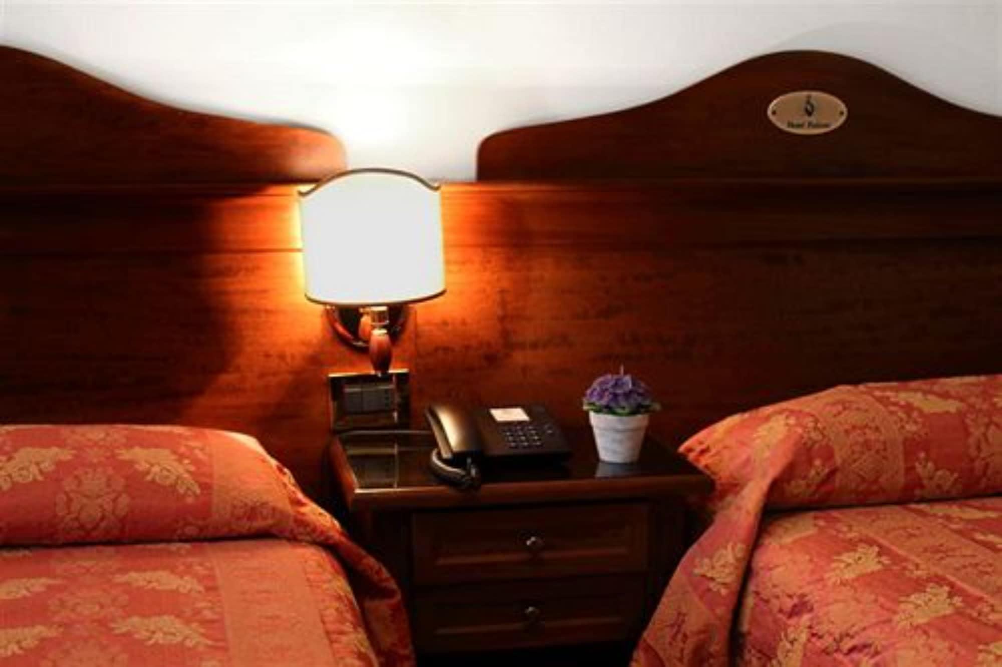 Hotel Pavone Milano Esterno foto