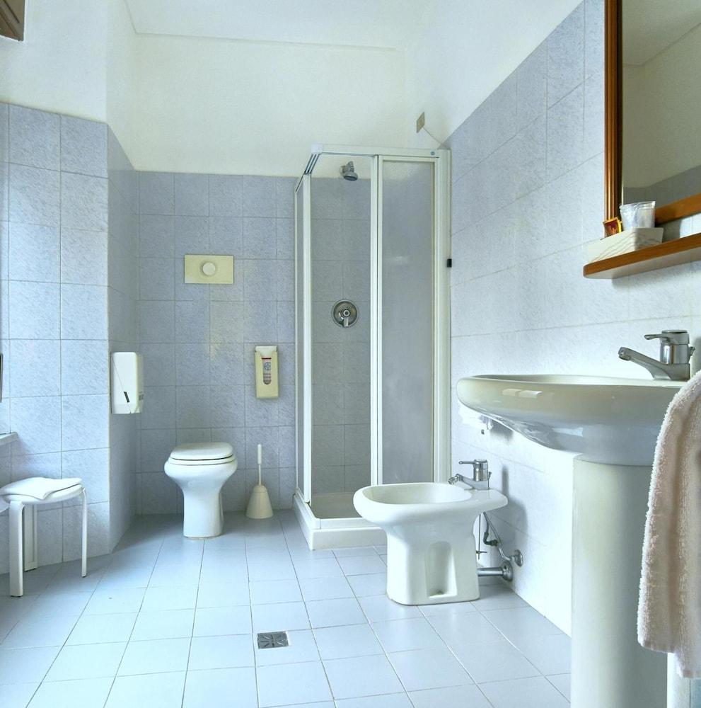 Hotel Pavone Milano Esterno foto