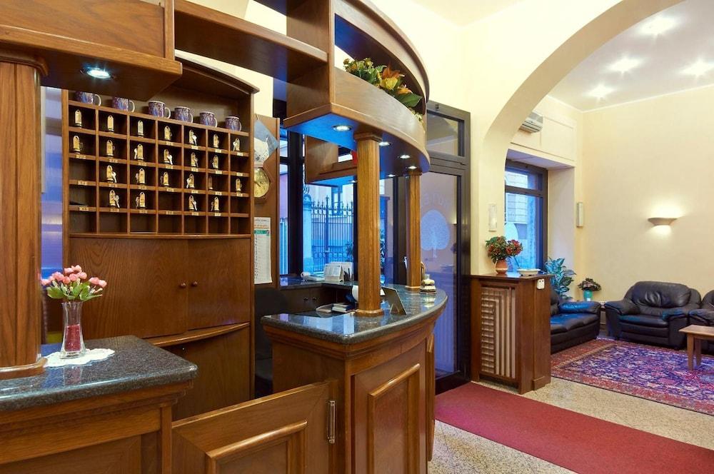 Hotel Pavone Milano Esterno foto