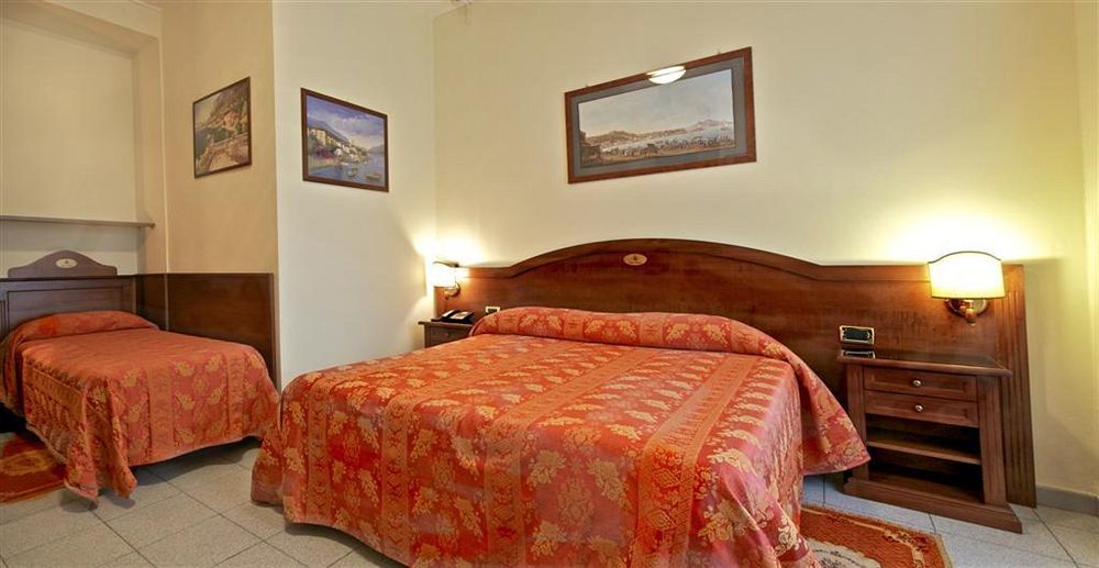 Hotel Pavone Milano Esterno foto